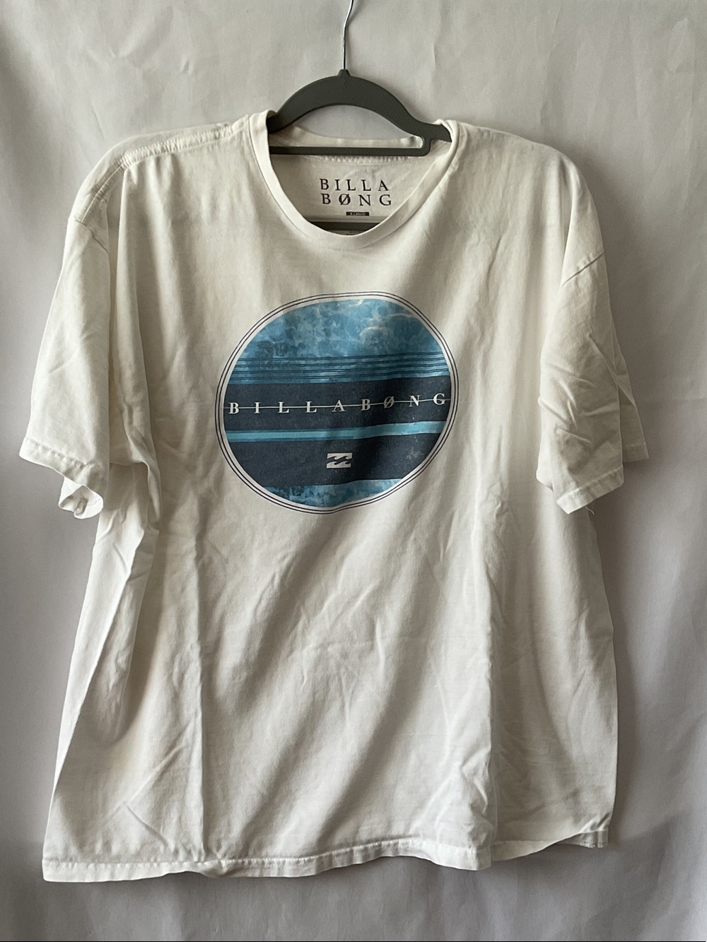 Billabong White Short-Sleeve Tee with Blue Circular Graphic